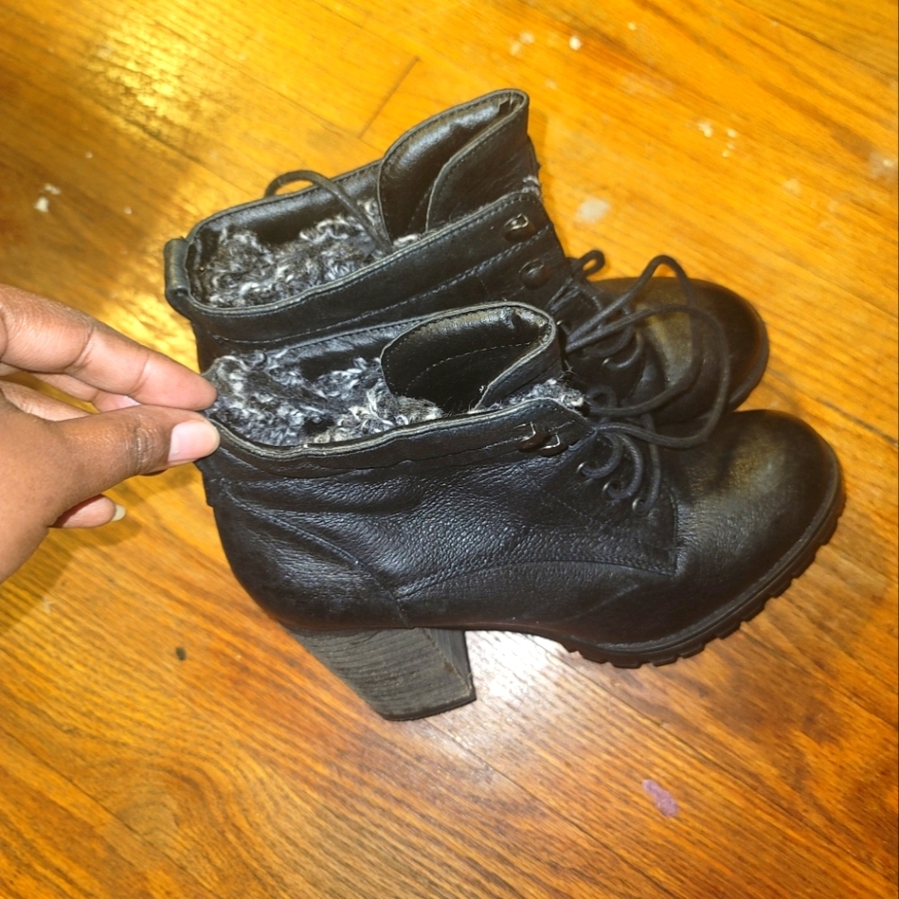 Womens Steve Madden leather booties size 8m